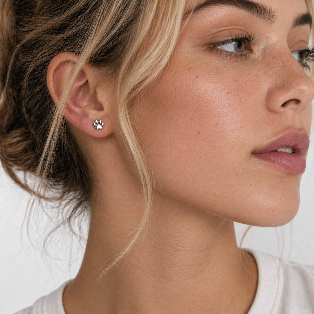 G23 Women's Titanium Alloy Cute Paw Lip & Ear Studs